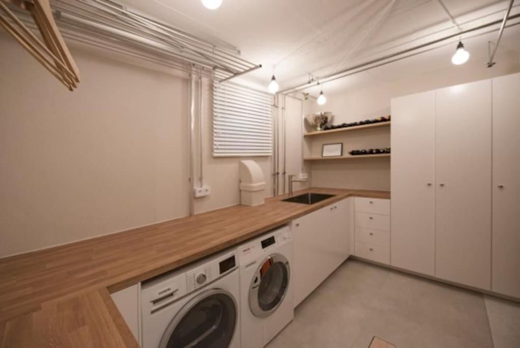 Nature Inspiration Apartment With Balcony & Grill Bbq In Duisburg Mitte Central Station 10 Mins & Big Tv With Photo Lights Extérieur photo
