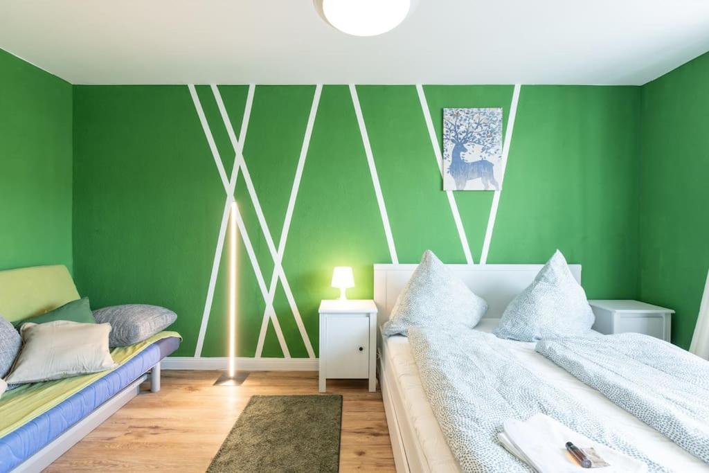 Nature Inspiration Apartment With Balcony & Grill Bbq In Duisburg Mitte Central Station 10 Mins & Big Tv With Photo Lights Extérieur photo